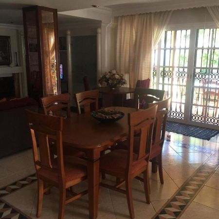 Villa Mijas With Pool 50 M Beach ฟูเอนฮิโรลา ภายนอก รูปภาพ