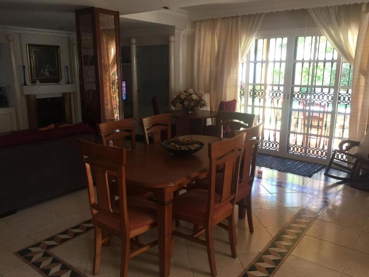 Villa Mijas With Pool 50 M Beach ฟูเอนฮิโรลา ภายนอก รูปภาพ